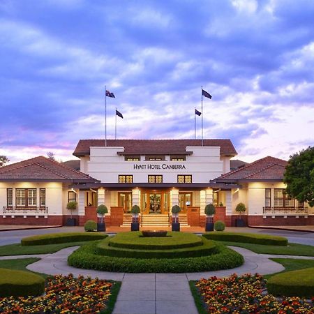 Hyatt Hotel Canberra - A Park Hyatt Hotel Экстерьер фото The clubhouse at the Adelaide Golf Club