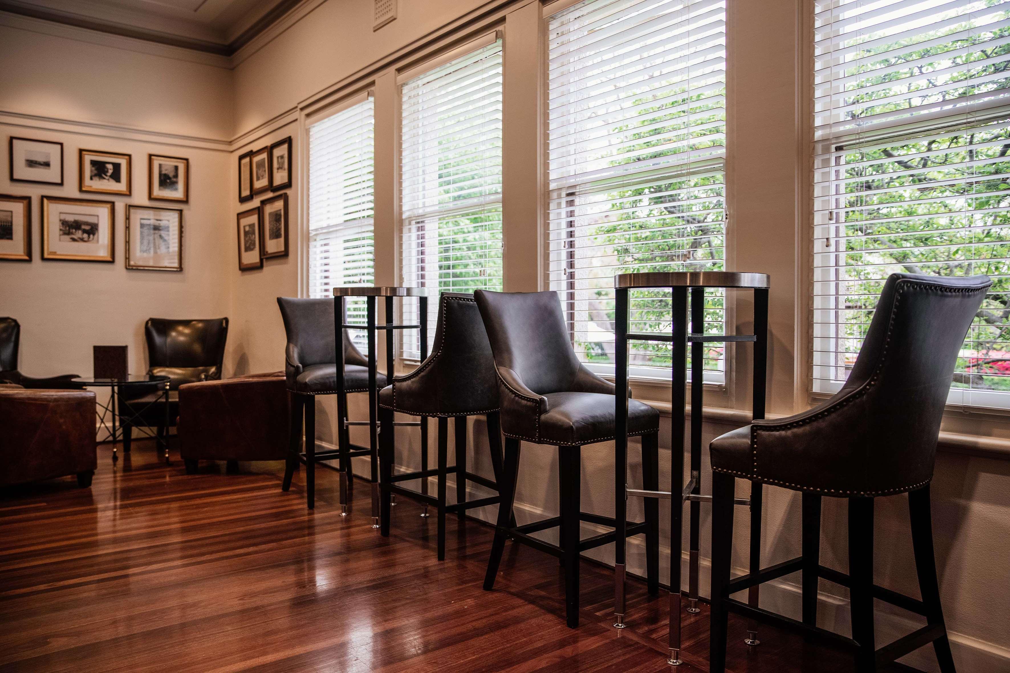 Hyatt Hotel Canberra - A Park Hyatt Hotel Экстерьер фото The interior of the club