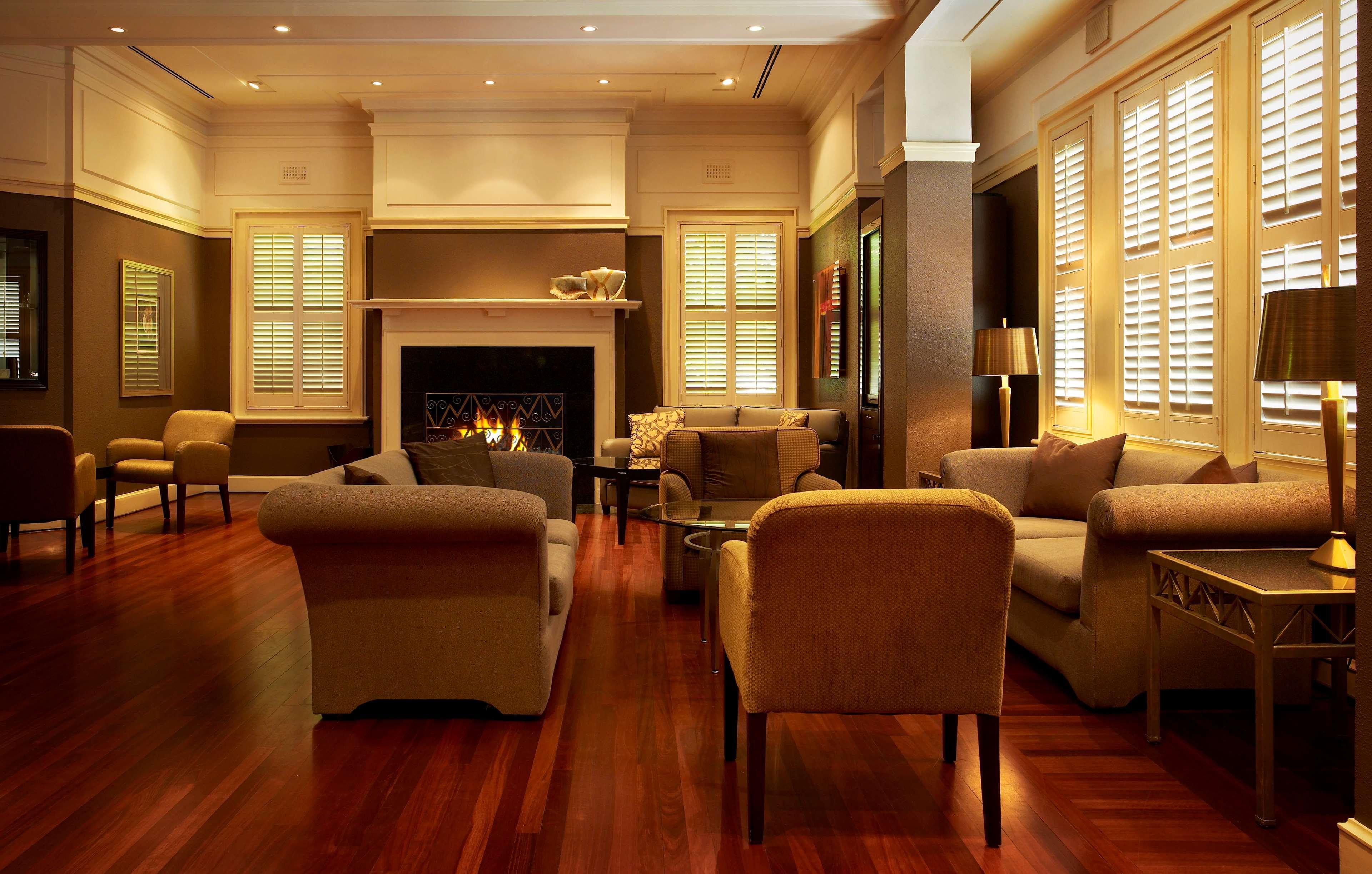 Hyatt Hotel Canberra - A Park Hyatt Hotel Экстерьер фото The interior of the club