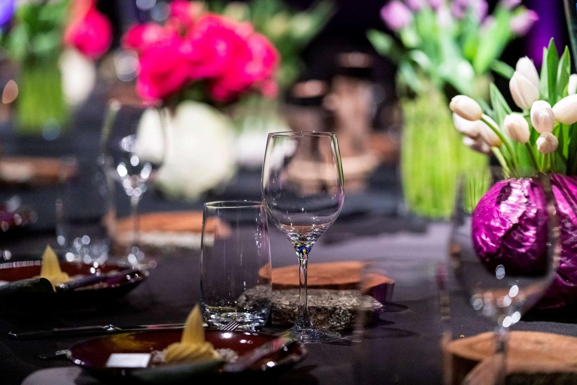Hyatt Hotel Canberra - A Park Hyatt Hotel Экстерьер фото Wine glass