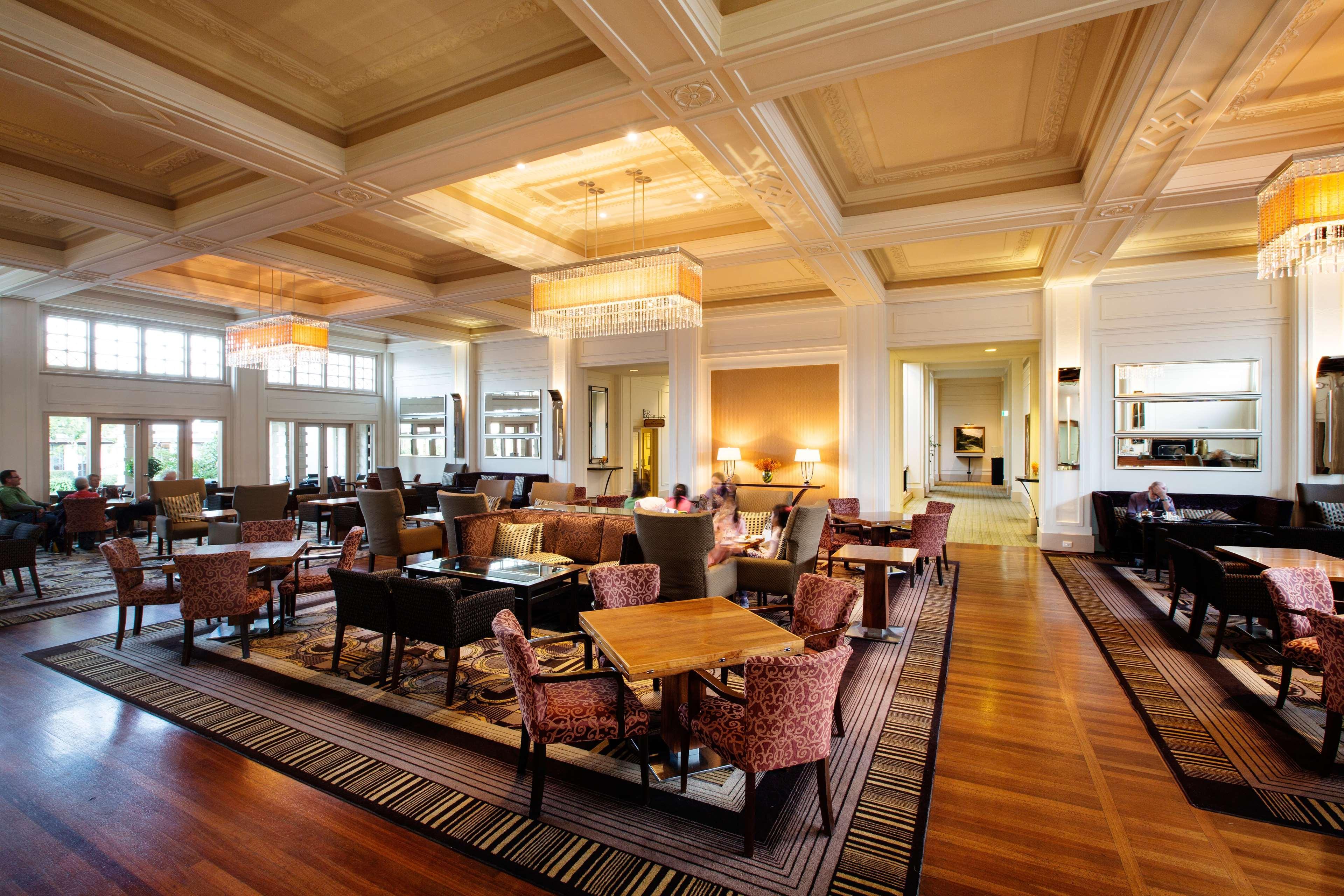 Hyatt Hotel Canberra - A Park Hyatt Hotel Экстерьер фото The lobby of the Fullerton Hotel