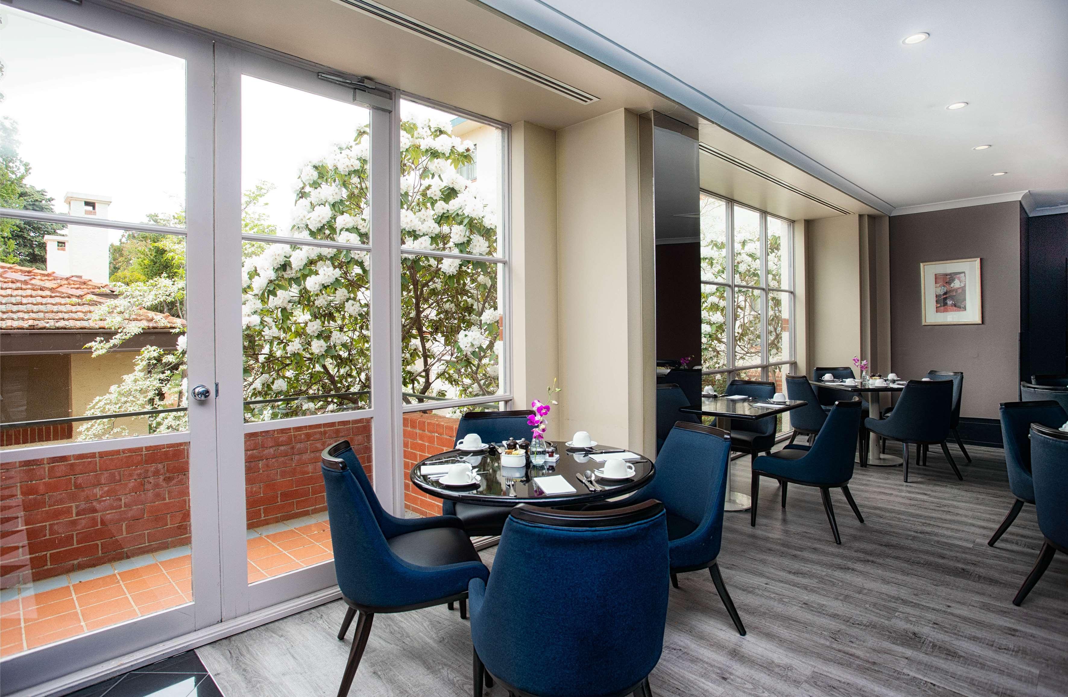 Hyatt Hotel Canberra - A Park Hyatt Hotel Экстерьер фото The Club at the InterContinental Santiago