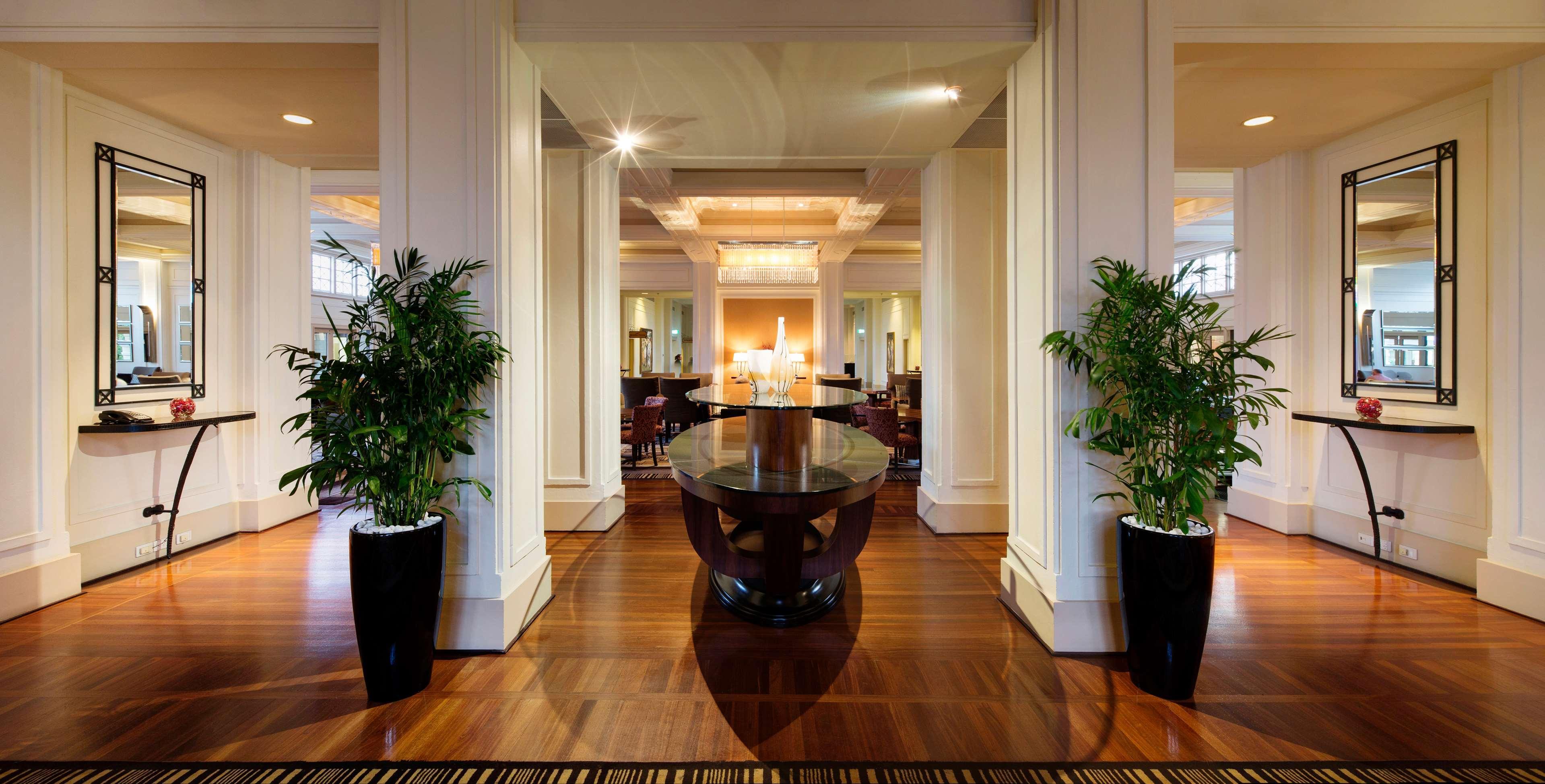Hyatt Hotel Canberra - A Park Hyatt Hotel Экстерьер фото Interior of the hotel