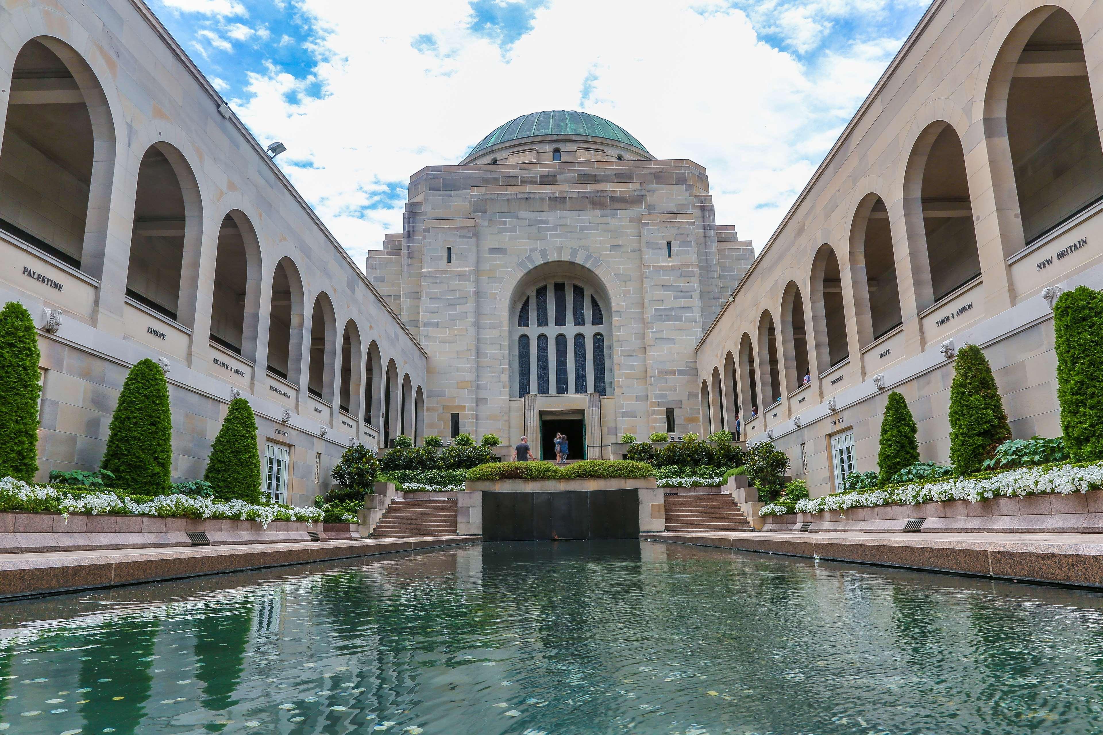 Hyatt Hotel Canberra - A Park Hyatt Hotel Экстерьер фото Australian War Memorial