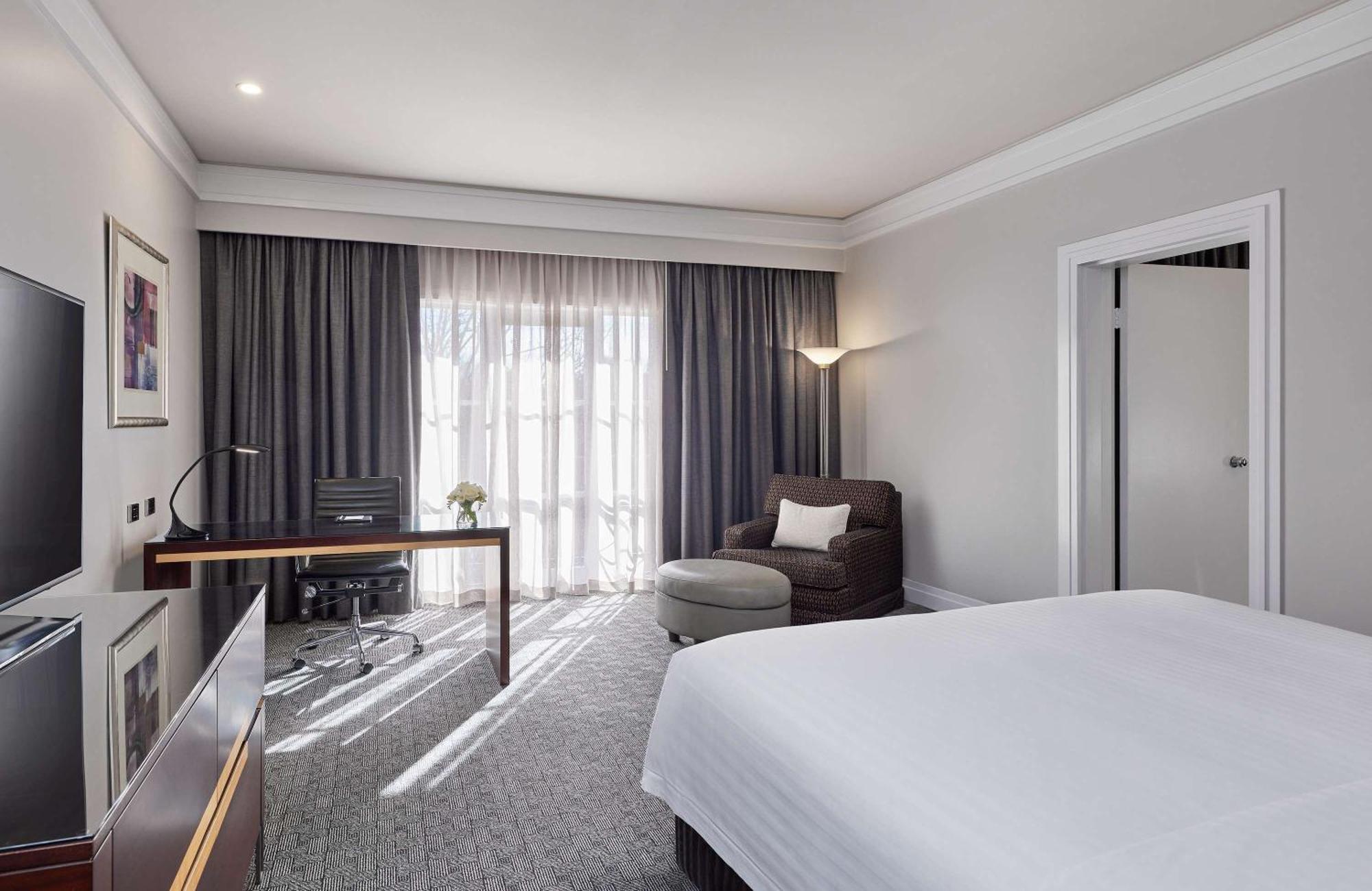 Hyatt Hotel Canberra - A Park Hyatt Hotel Экстерьер фото