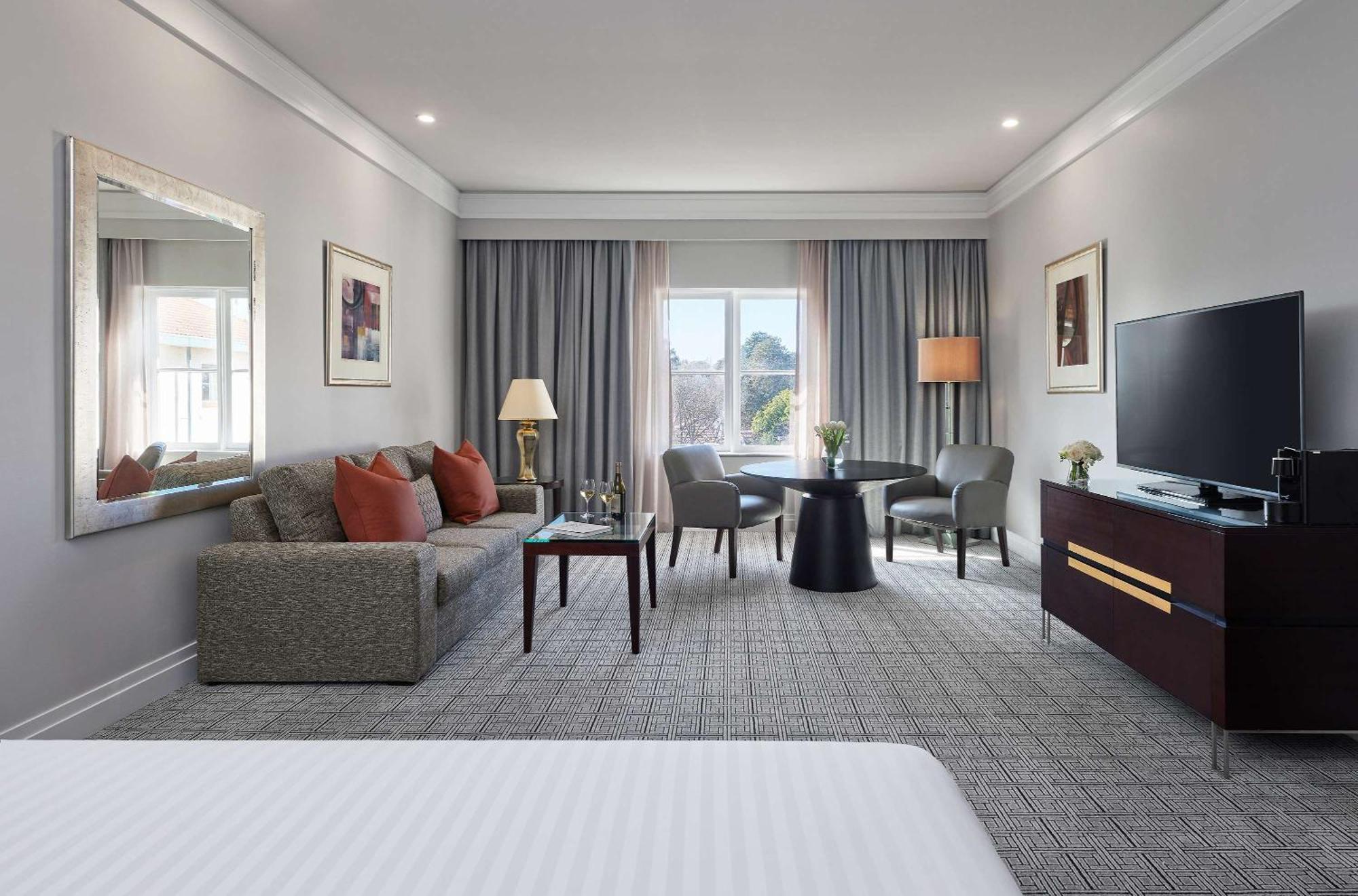 Hyatt Hotel Canberra - A Park Hyatt Hotel Экстерьер фото