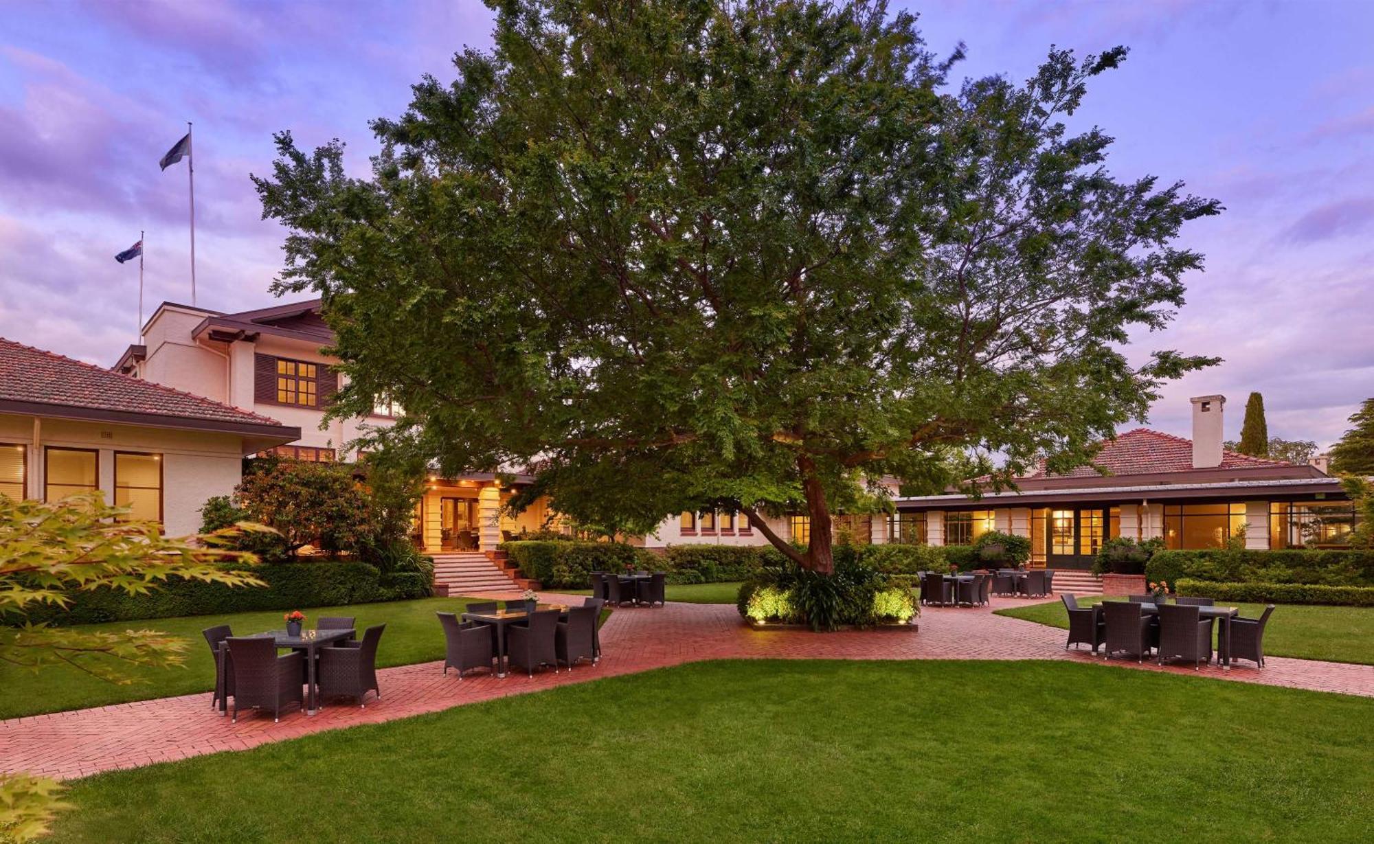 Hyatt Hotel Canberra - A Park Hyatt Hotel Экстерьер фото
