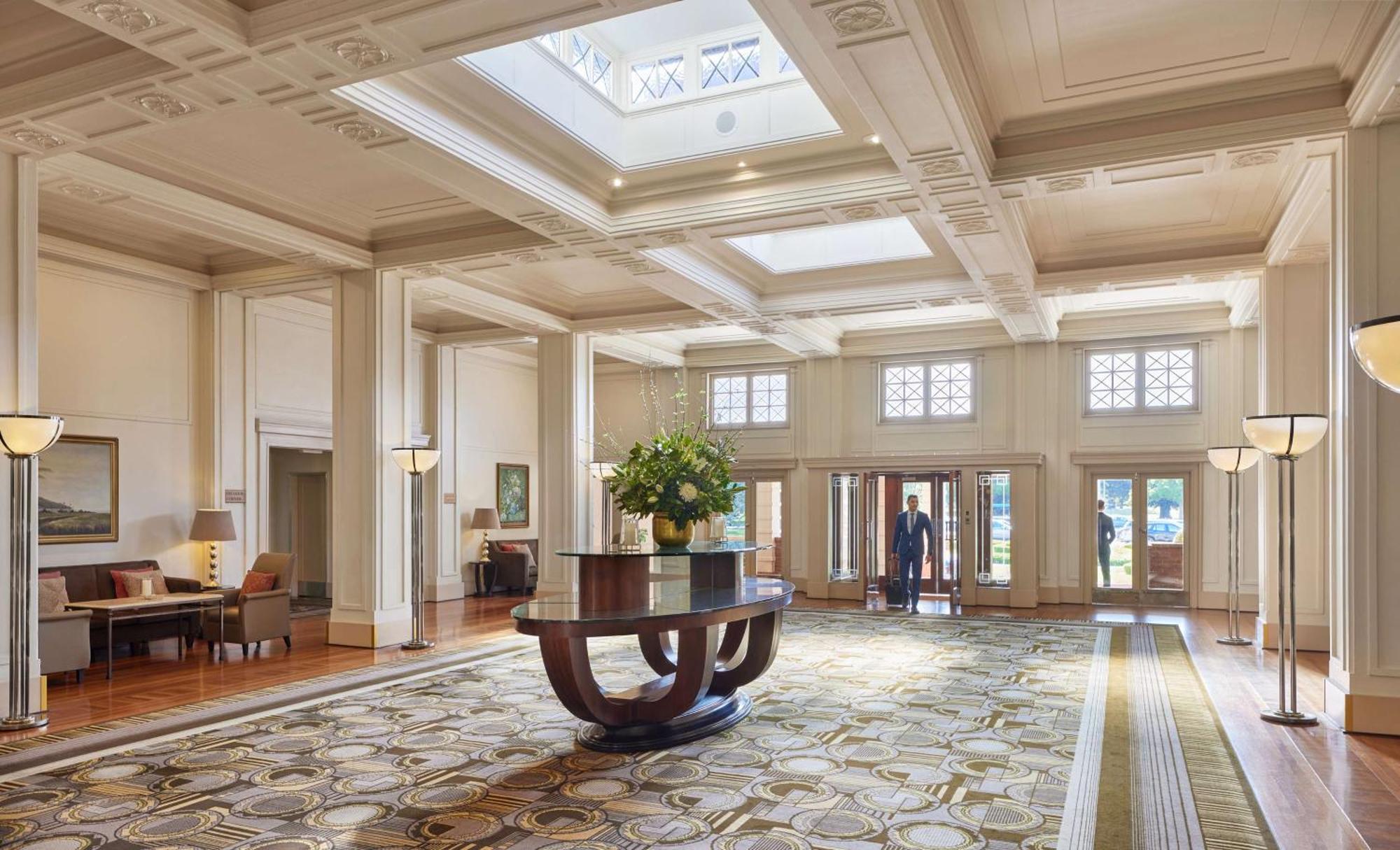 Hyatt Hotel Canberra - A Park Hyatt Hotel Экстерьер фото