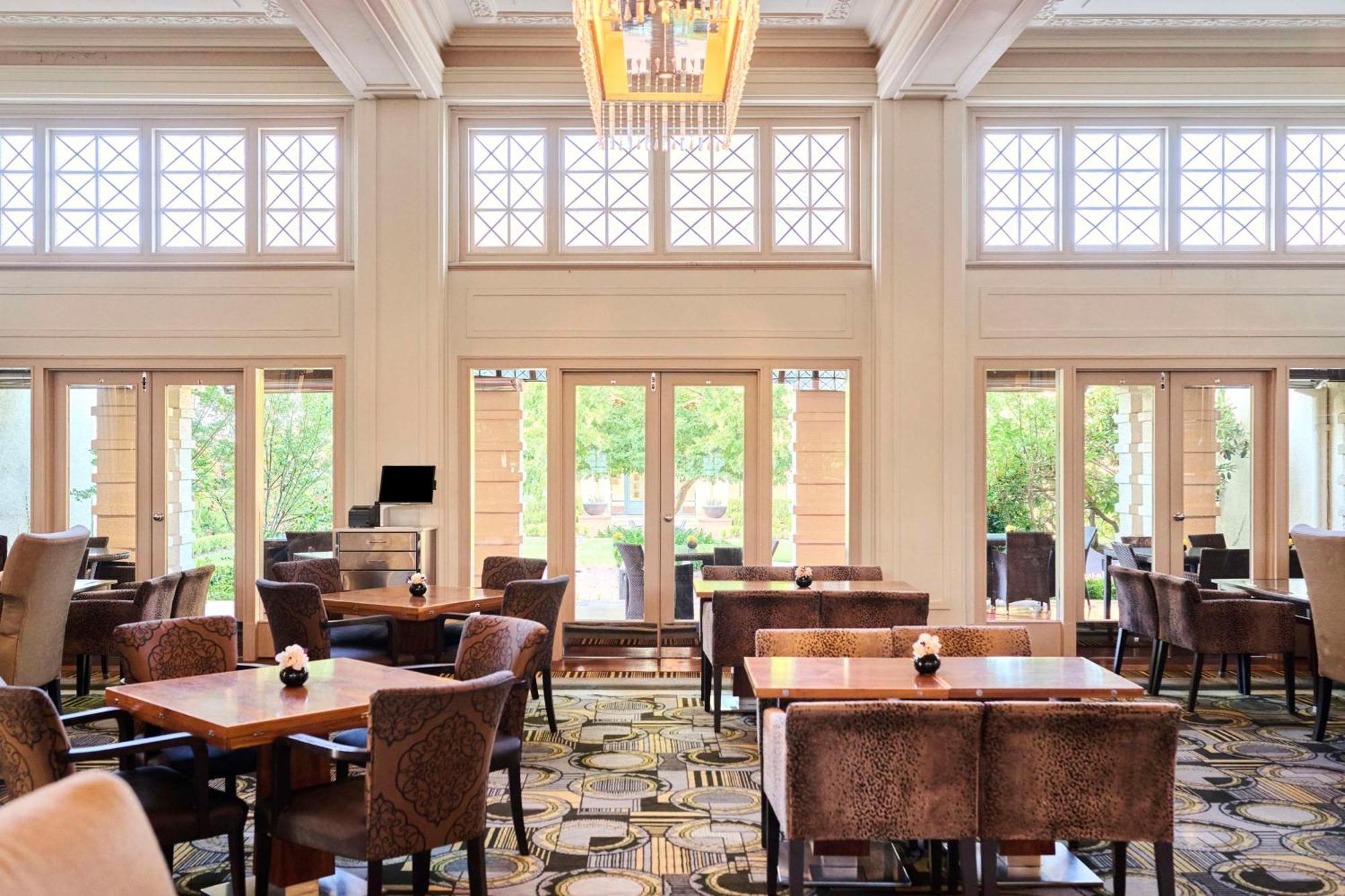 Hyatt Hotel Canberra - A Park Hyatt Hotel Экстерьер фото