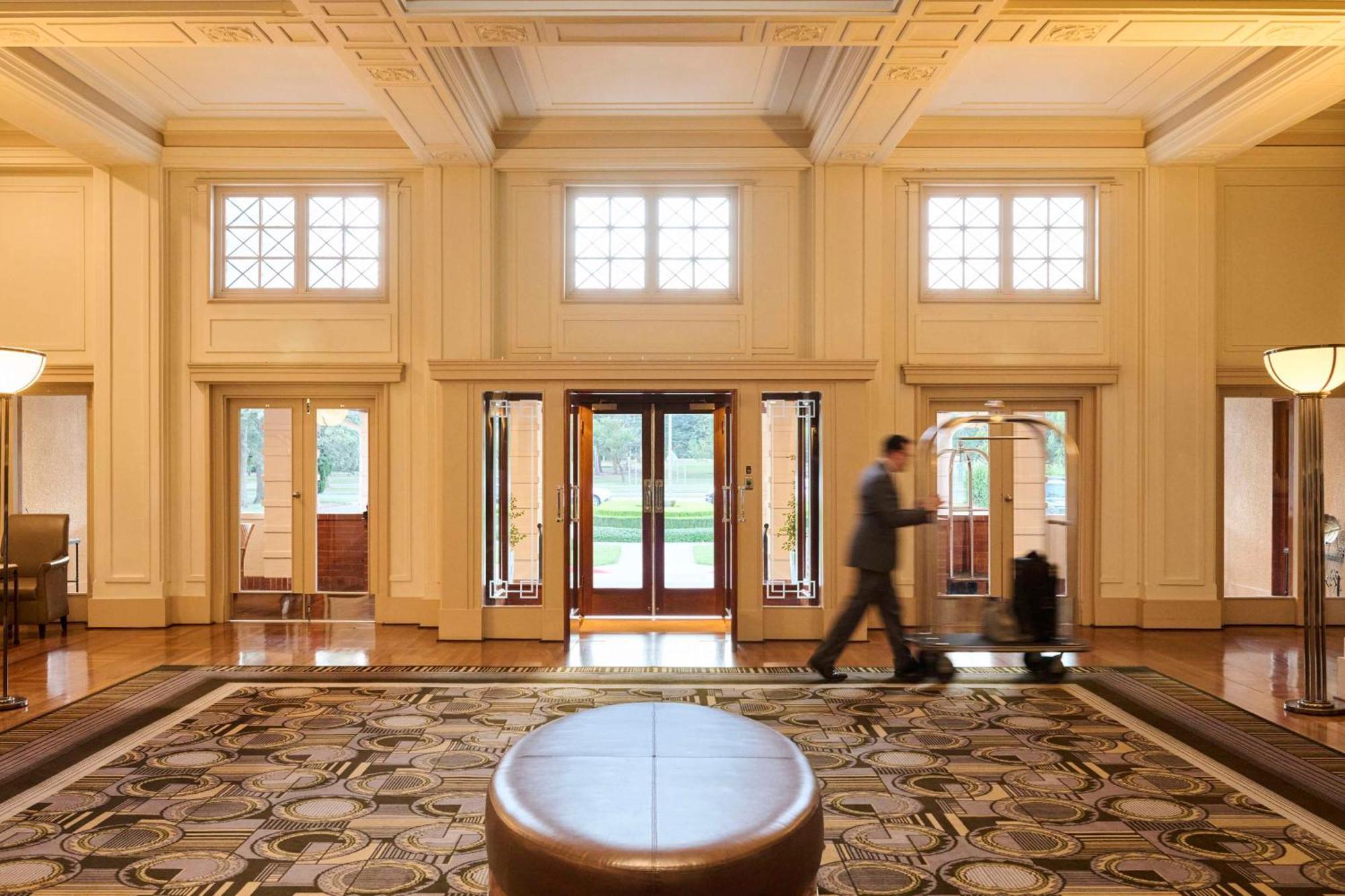Hyatt Hotel Canberra - A Park Hyatt Hotel Экстерьер фото
